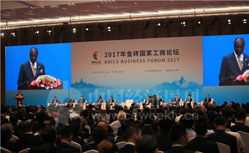 两市近4000只个股收跌！沪指险守2900点，混合现实概念逆势再走强